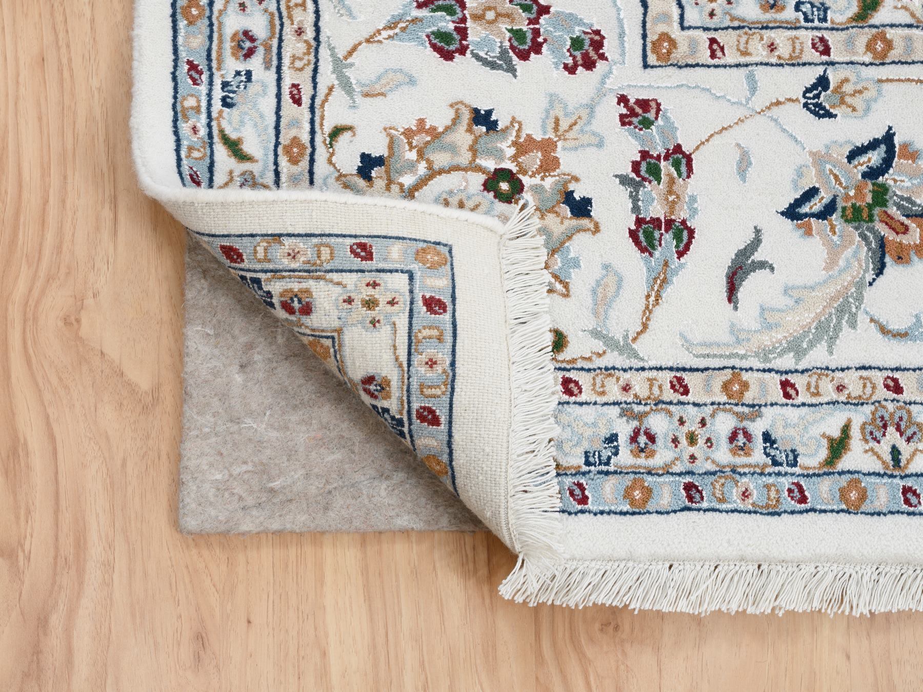 Traditional Rugs LUV571815